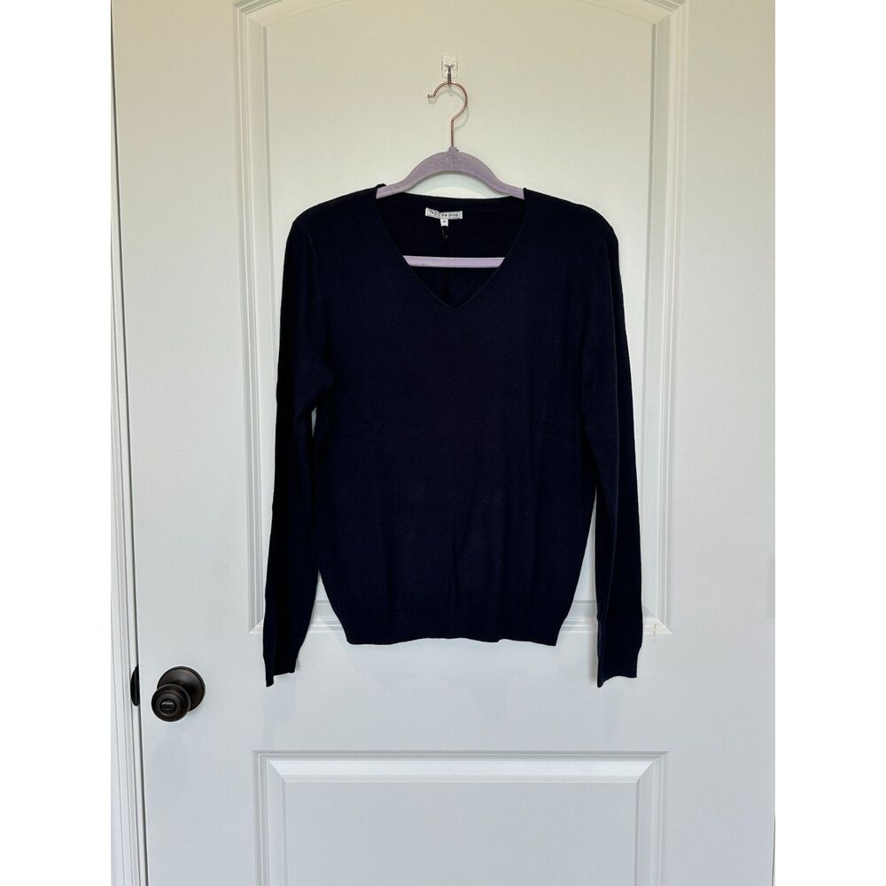 NWT TKEQ Essental V-Neck Sweater Navy Size Medium